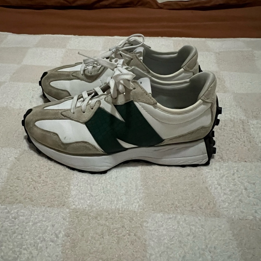 New Balance 327 - Picture 2 of 5